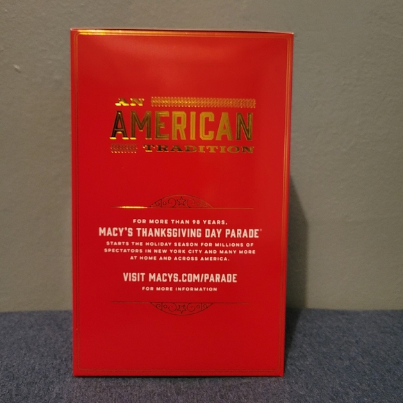 Macy's 2024 Thanksgiving Day Parade Holiday Lane Waterglobe - Picture 5 of 12